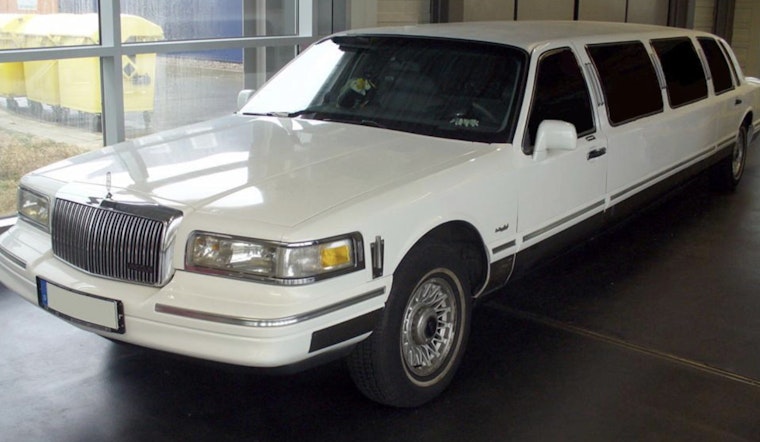 New York's Stretch Limos Face 10-Year Drop-Dead Date