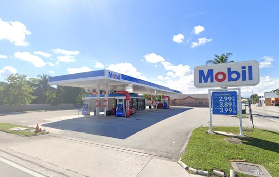 Ninth Street Hotel Cam Rolls as Cops Box In Miami Beach Gas Station Suspect