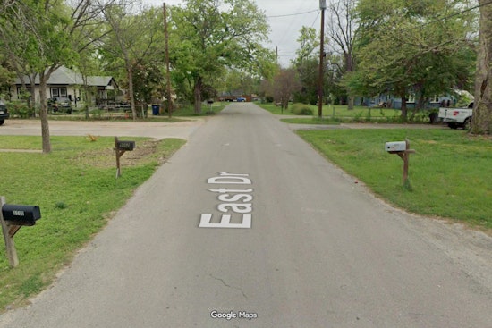 North Austin Driver Dies After Pre-Dawn Solo Crash On East Drive