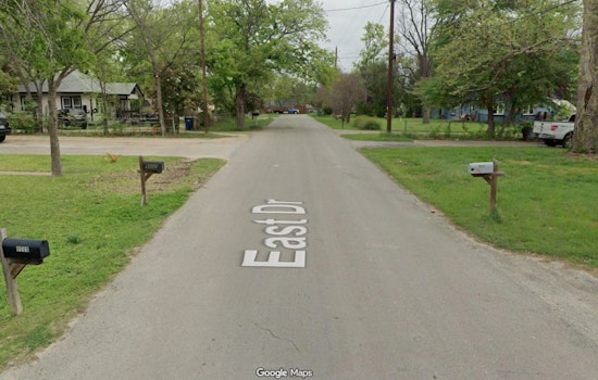 North Austin Driver Dies After Pre-Dawn Solo Crash On East Drive