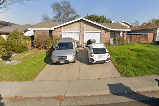 North Highlands Neighbors Race Door To Door As Duplex Inferno Leaves 12 Homeless