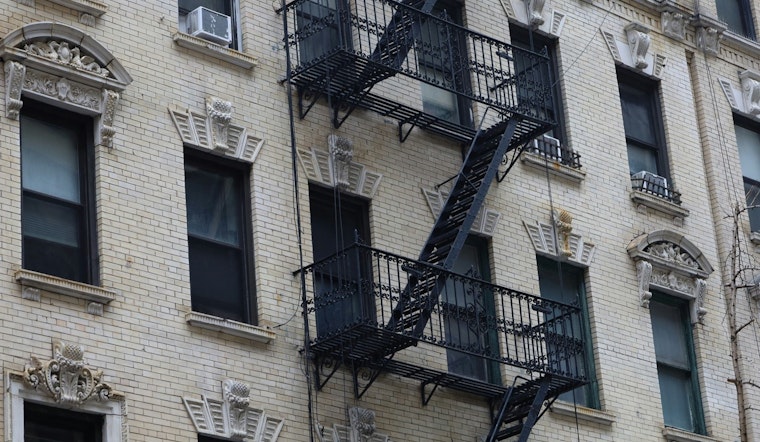 NYC Renters Hijack Peak Power With Plug-In AC Batteries