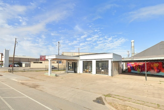 Oak Cliff Art Crowd Scores New Caffeine Fix Inside Dallas Art Supply