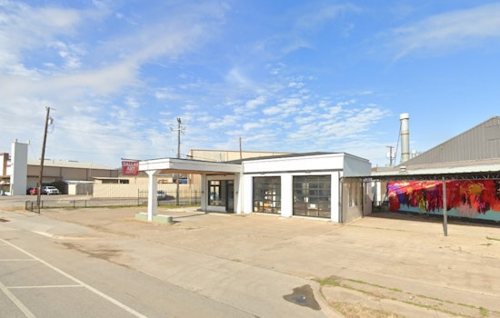 Oak Cliff Art Crowd Scores New Caffeine Fix Inside Dallas Art Supply