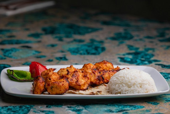 O'Fallon Shawarma Hotspot Zaytoona Has Locals Lining Up for 'Perfection'