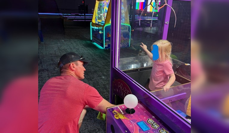 Off-Duty Cop Shells Out $4 To Save Girl Trapped In St. Charles Claw Machine