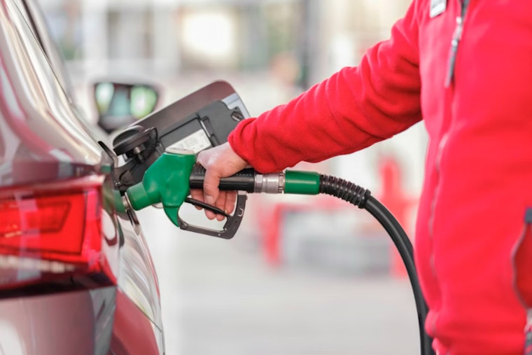 Pain at the Pump Clobbers Americans’ Confidence