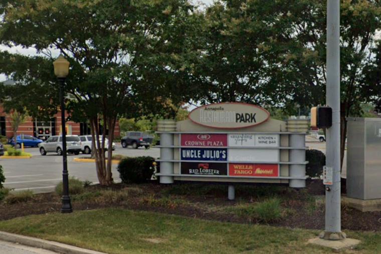Pasadena Lodge Shutters, Titan Steers Diners To Annapolis