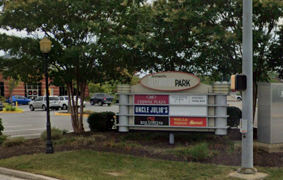 Pasadena Lodge Shutters, Titan Steers Diners To Annapolis