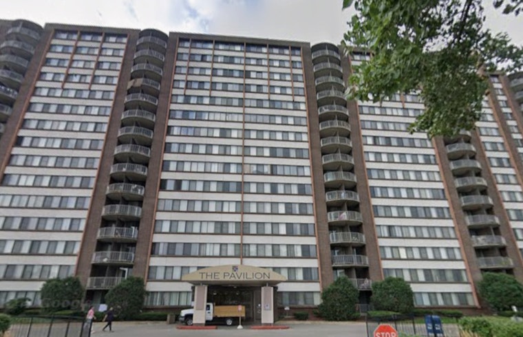 Pavilion Apartments Near O’Hare Sold For $167M