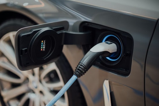 Philly Drivers Get a Jolt as City Lines Up Hundreds of Curbside EV Chargers