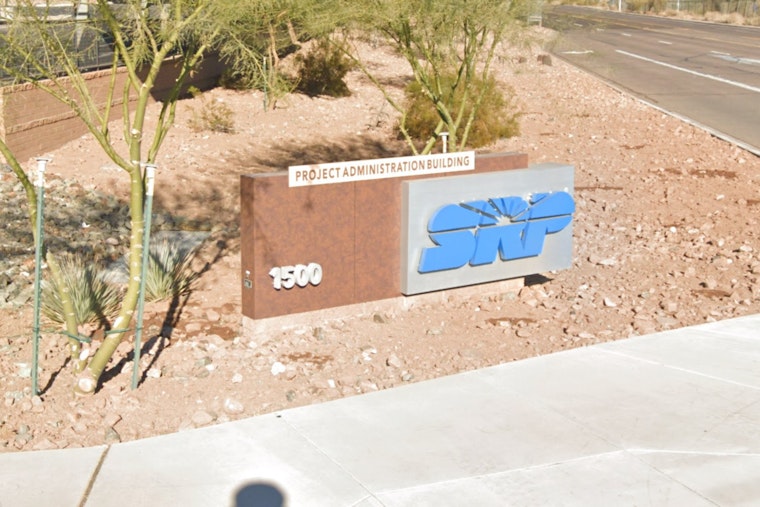 Phoenix Line Crews Light Up Long-Dark Navajo Homes