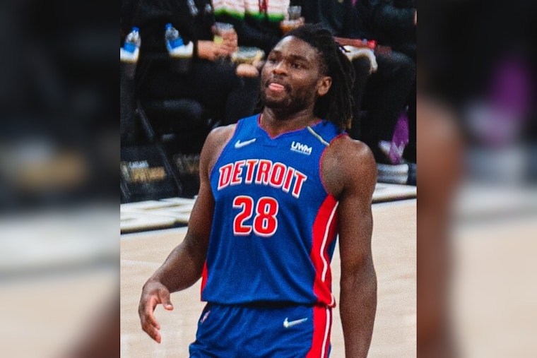 Pistons Big Man Turns Beverly Hills Shawarma Into Fan Magnet