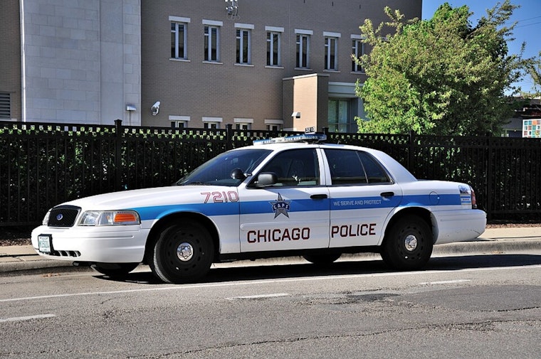 Police Cruiser Rammed In Chicago Street Takeover Video