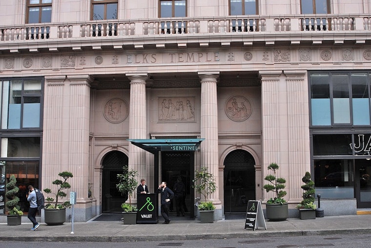 Pot-Banging Crowd Besieges Portland Hotel Over Rumored Kash Patel Visit