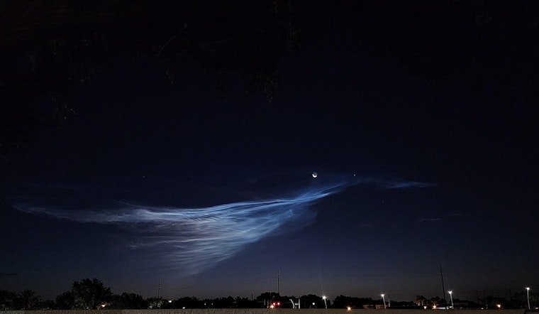 Pre‑Dawn ‘Space Jellyfish’ Lights Up Tampa Bay Skies