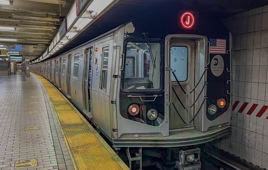 Queens J Train Rider, 33, Stabbed As Mystery Attacker Slips Away
