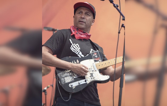 Rage Guitar Hero Tom Morello Crashes ICE Protest At Lower Manhattan Fed Plaza