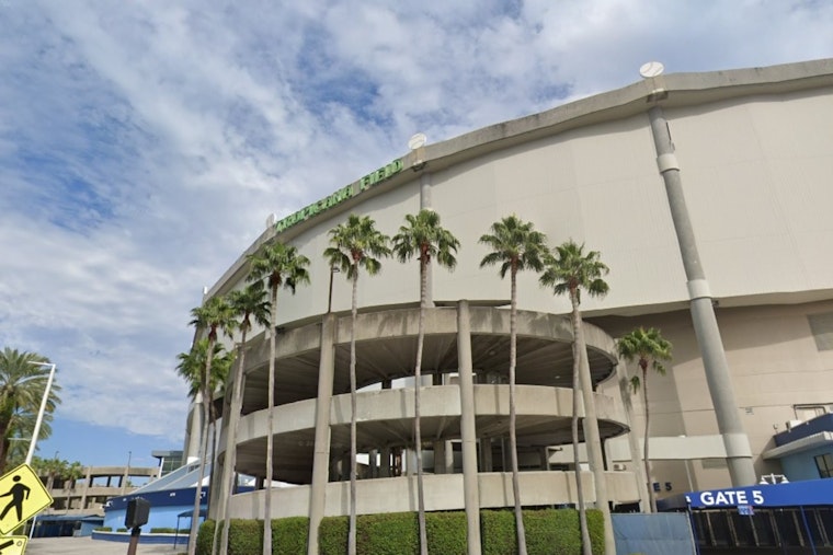 Rays Fans Rattle as Tropicana Field Columns Wobble in Game-Day Clip