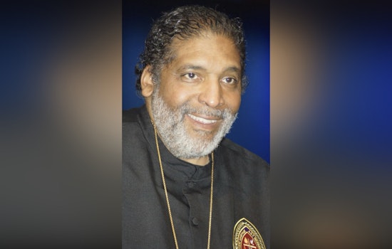 Rev. Barber’s AMC Drama Ends as He Returns to Greenville Theater with His Stool