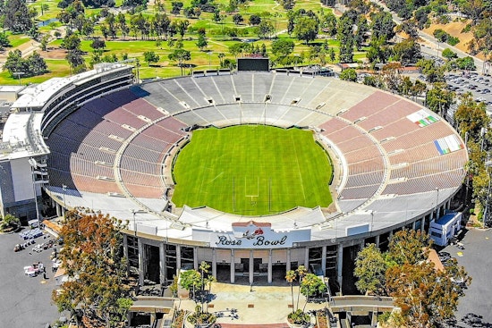 Rose Bowl Roars As Mexico Nips Australia In World Cup Send-Off