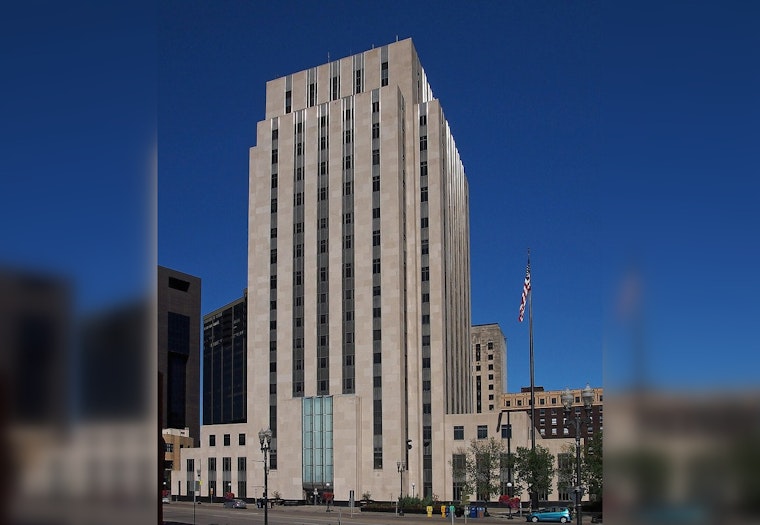 Saint Paul Considers Fee Relief For Nightlife And Service Businesses