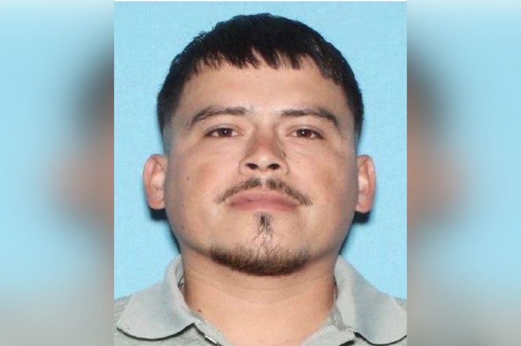 San Antonio Deputies Hunt Suspect In Sex Assault Of 15-Year-Old