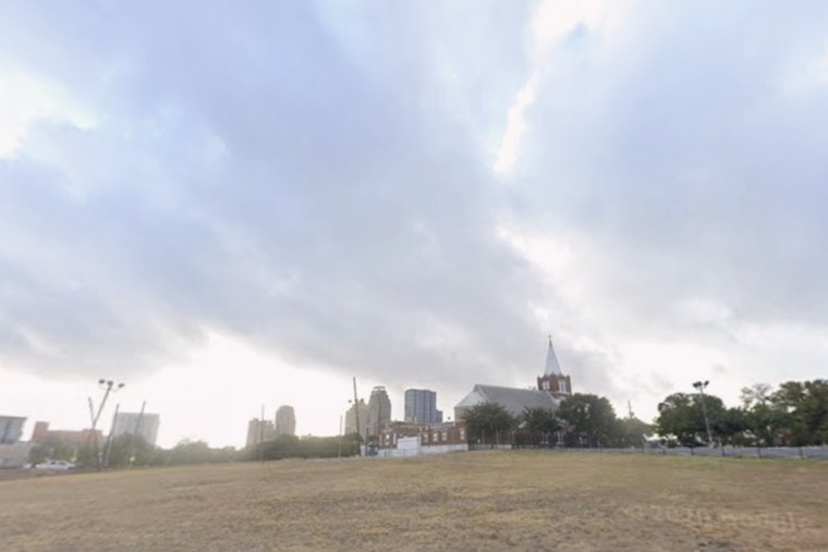 San Antonio Sizzles Into Low 90s as Ozone Alert Clouds the Day