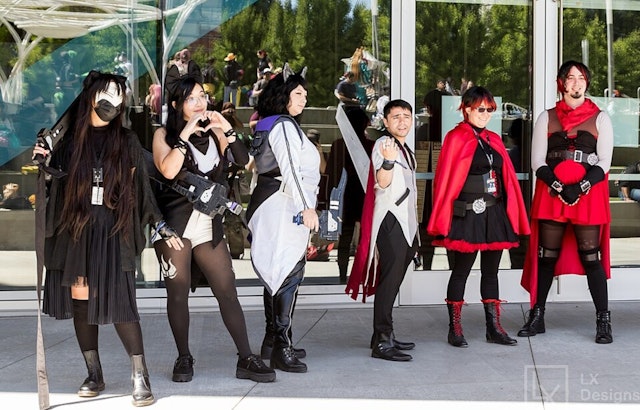 San Jose Fans Line Up To Swig Cosplayers’ ‘Fresh Feet Juice’ At Park Con