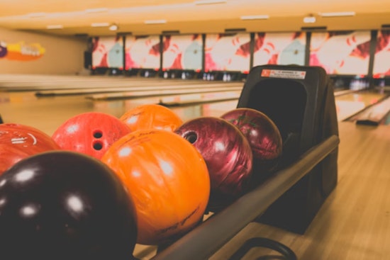 Seattle Bowlers Say Lucky Strike Jacked Up Prices And Guttered Their Game