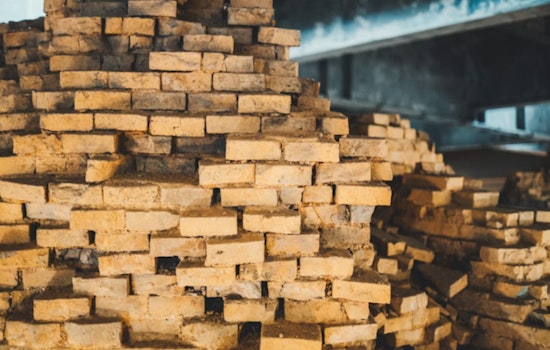 Seattle Mayor Fires Up Chainsaw To Open SoDo Salvaged Lumber Hub