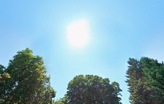 Seattle Toasts in Unseasonably Warm May Sun as Temps Near 80