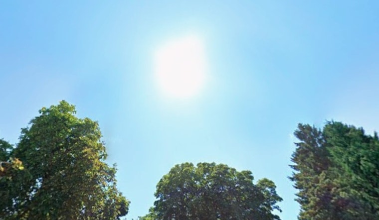 Seattle Toasts in Unseasonably Warm May Sun as Temps Near 80