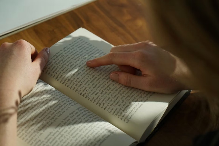 S.F. Couch Potatoes Could Dodge Dementia by Flipping Pages, Not Channels