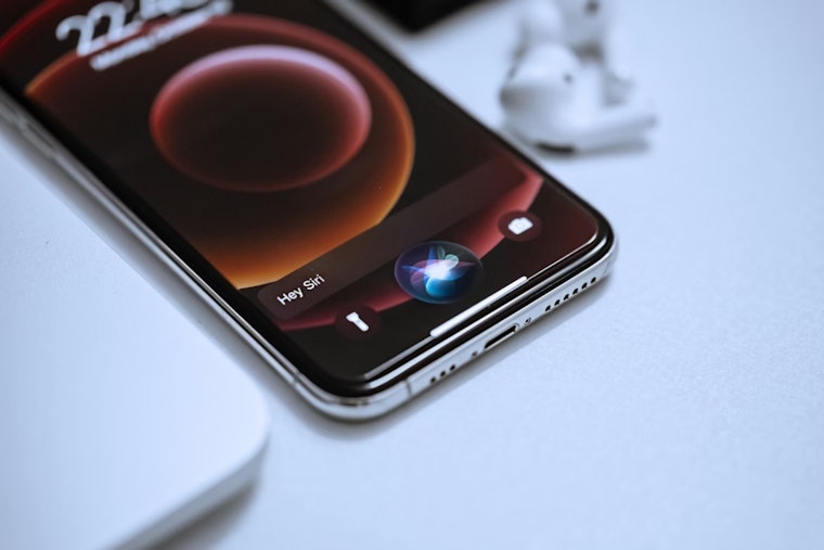 Siri Hype Hits Apple Wallet: $250 Million Payout Over Delayed AI