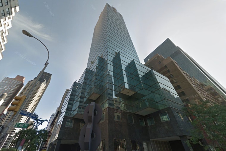 Skinny Midtown East Tower Tops Out As Landmark Neighbor Cries Foul