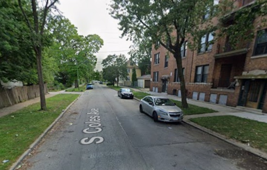 South Chicago Home Destroyed, Two Houses Damaged in Blaze