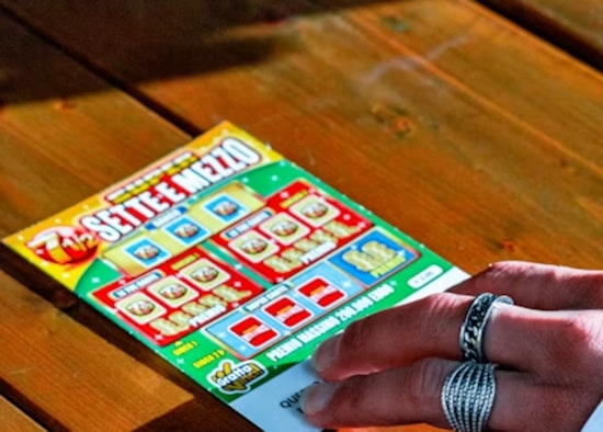 South Elgin Woman Wins $1M On $50 Scratch-Off