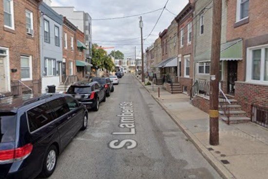 South Philly Block Stung By 10,000 Bees Hiding In Sewer Below Parking Spot