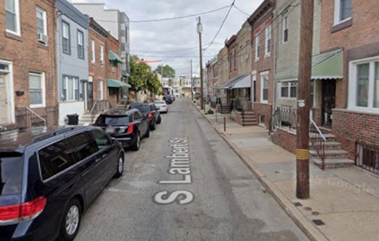South Philly Block Stung By 10,000 Bees Hiding In Sewer Below Parking Spot
