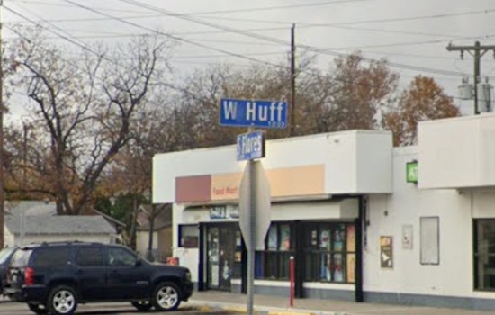 South Side Stabbing Leaves 52-Year-Old Bleeding In The Street
