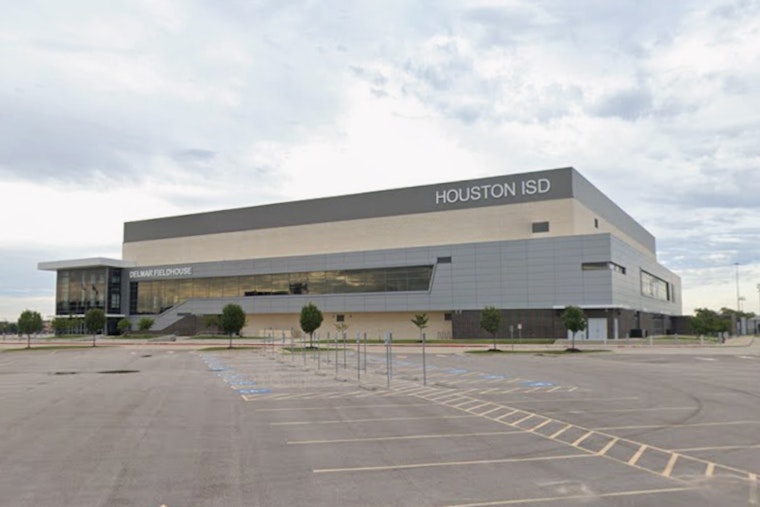 Southeast Houston Parents Grab Toolbelts To Fix ‘Hazardous’ HISD Elementary