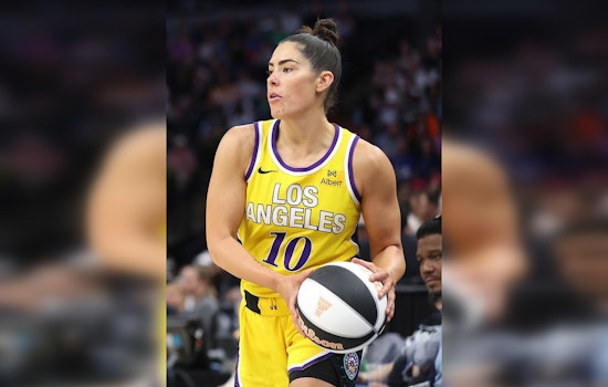 Sparks Scoring Star Kelsey Plum Helped off Practice Court After Scary Leg Injury