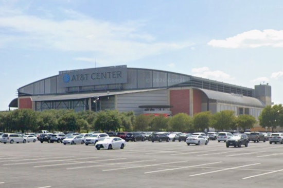Spurs Fans Turn Frost Bank Center Into Roaring Cauldron for Game 4 vs. Thunder