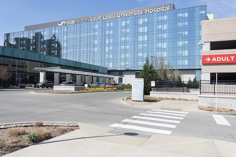 St. Louis Surgeons Make Lung Tumors Glow In Missouri First