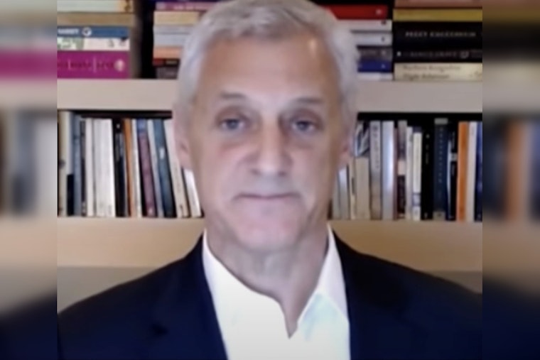 Standard Chartered CEO in Hot Water Over 'Lower-Value Human' Gaffe as Unions Rage