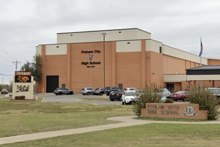 Storm Chaos at Putnam City High Graduation Sends Seniors and Parents Walking Out