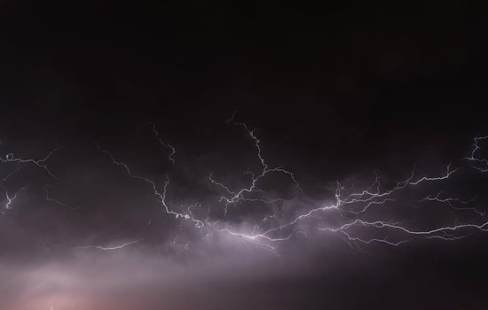 Storm Slam Brings Sudden Ground Stop Chaos to Atlanta Airport