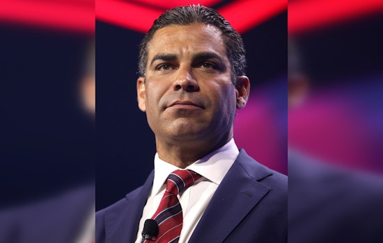 Suarez Becomes Billionaires' Frontman in High-Stakes Bid to Lure CEOs to Miami's Gold Coast