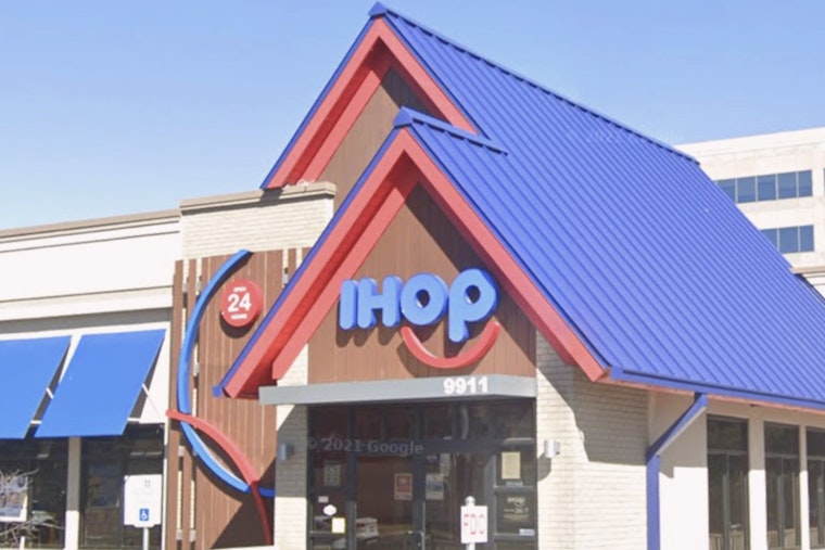 SW Military IHOP to Moonlight as Applebee's in Two-for-One Makeover
